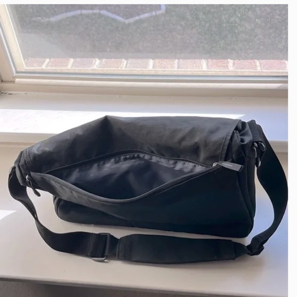 Columbia Diaper Bag - Picture 4 of 12